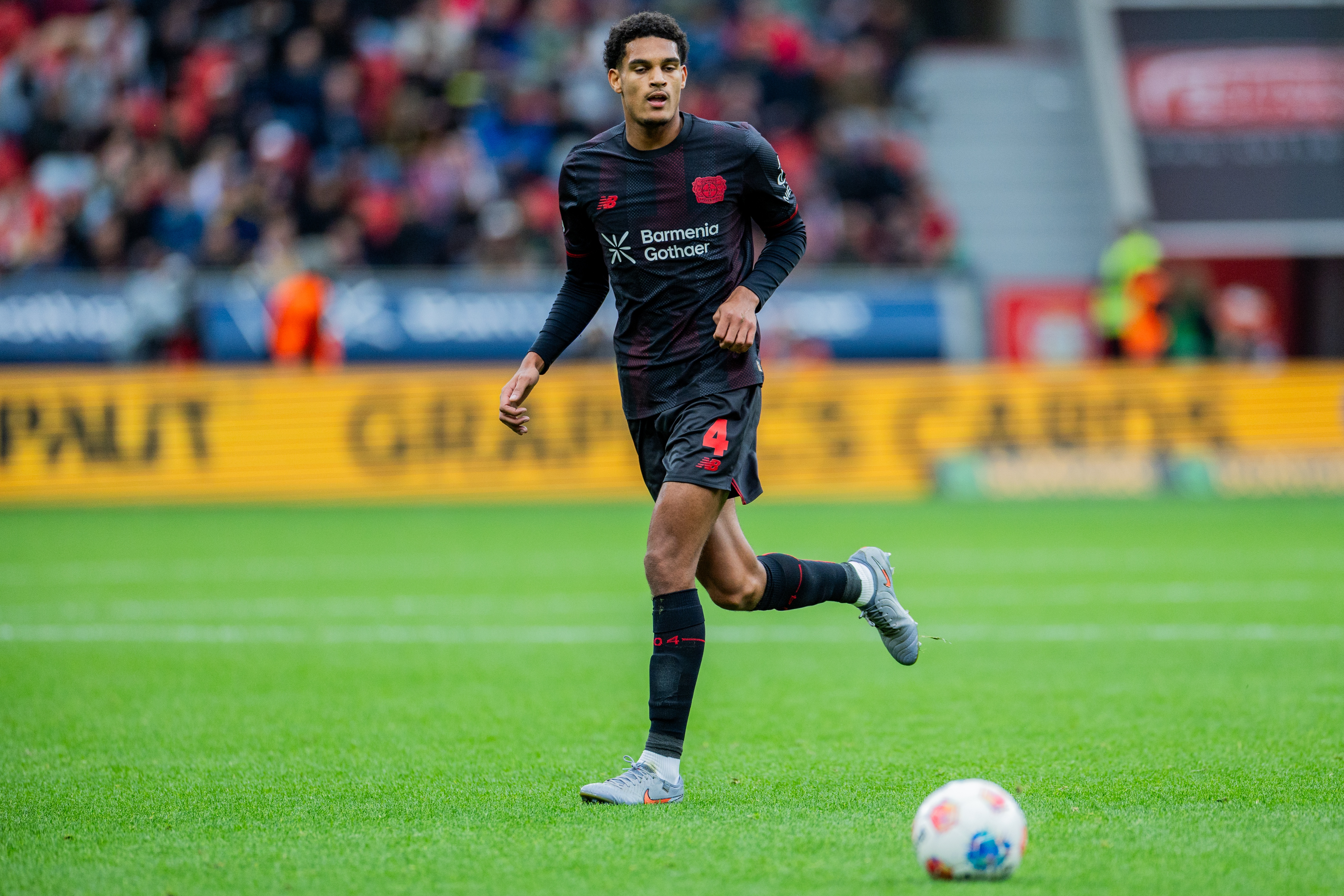 记者：利物浦确实拥有宽萨的回购权，但今夏不会签回他